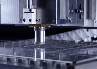 Testa laser su lastra di vetro